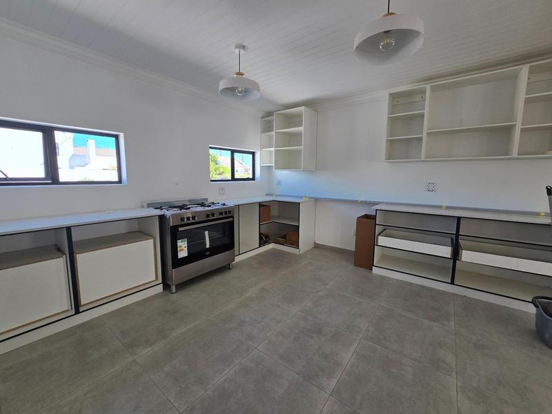 3 Bedroom Property for Sale in Britannia Bay Western Cape